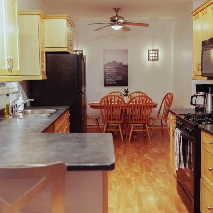 贝尔维尔Large Upstairs Flat In Downtown Century Building公寓 外观 照片
