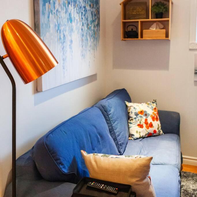 贝尔维尔Large Upstairs Flat In Downtown Century Building公寓 外观 照片