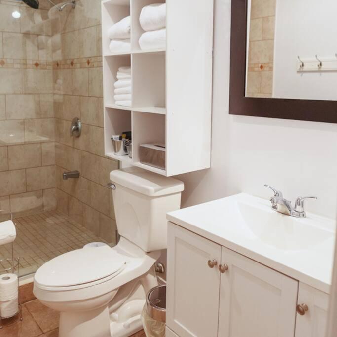 贝尔维尔Large Upstairs Flat In Downtown Century Building公寓 外观 照片
