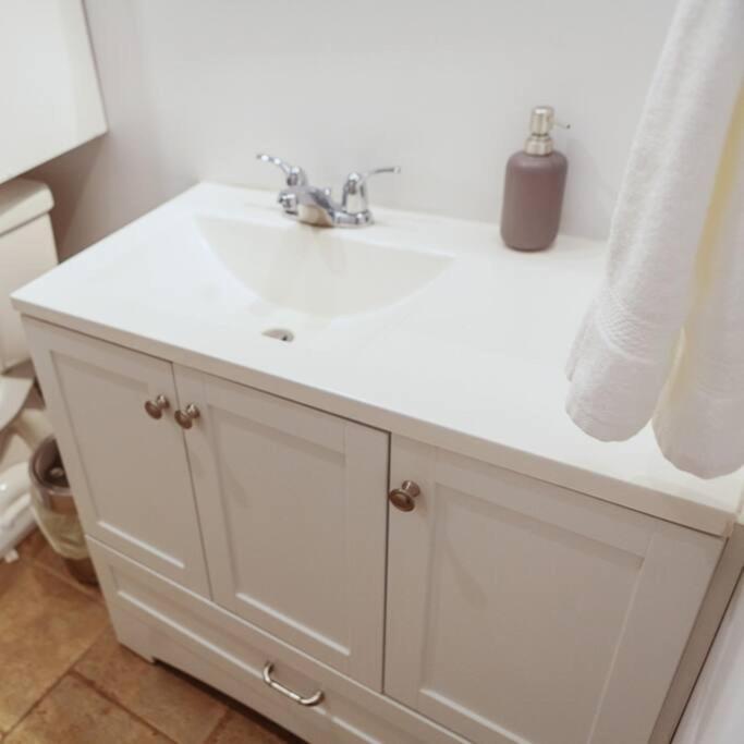 贝尔维尔Large Upstairs Flat In Downtown Century Building公寓 外观 照片
