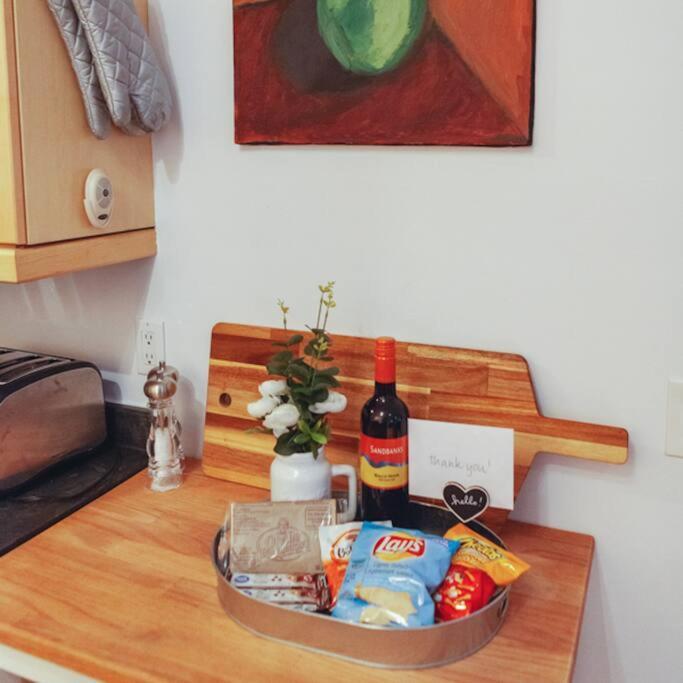 贝尔维尔Large Upstairs Flat In Downtown Century Building公寓 外观 照片