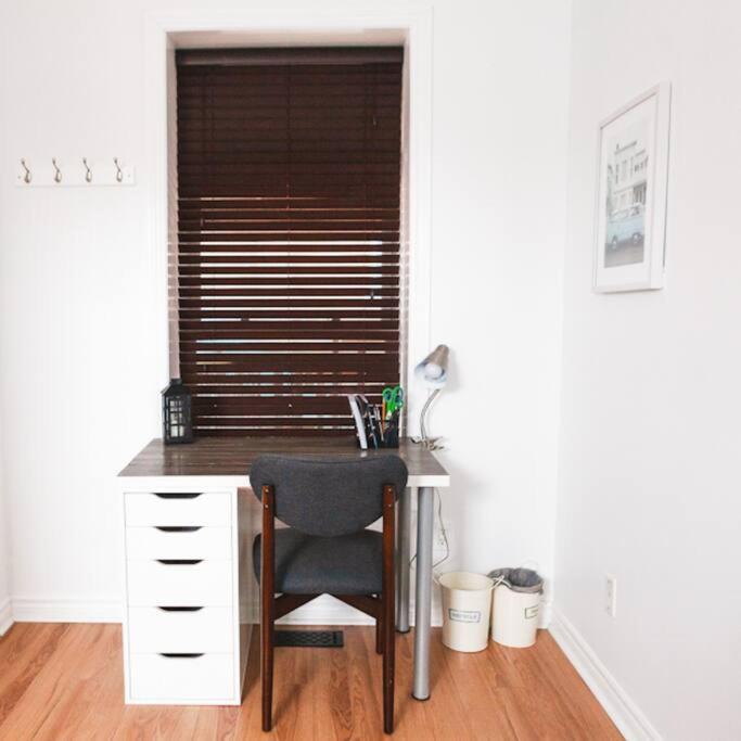 贝尔维尔Large Upstairs Flat In Downtown Century Building公寓 外观 照片